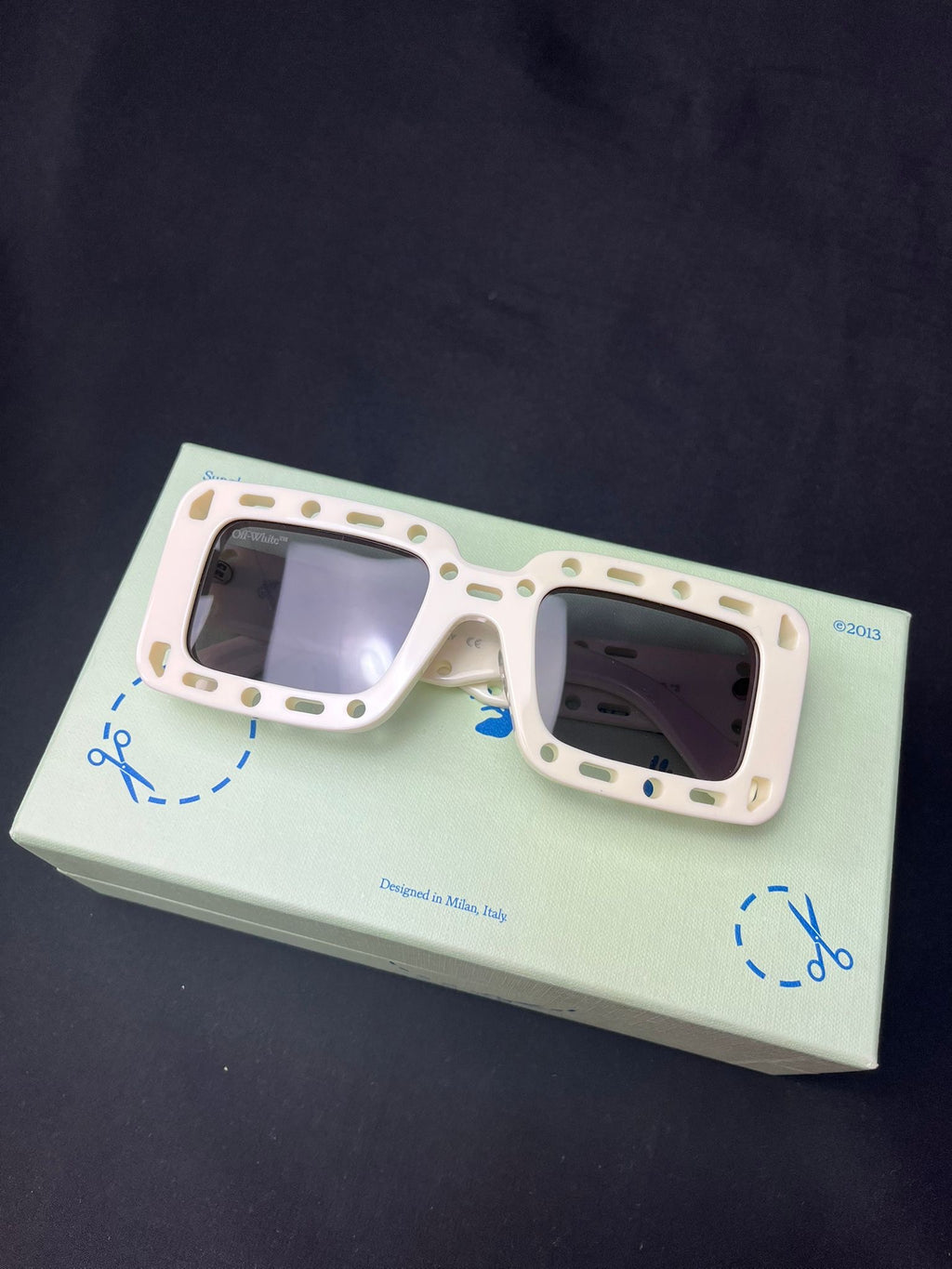 Off-White™ White Arrow Logo Sunglasses