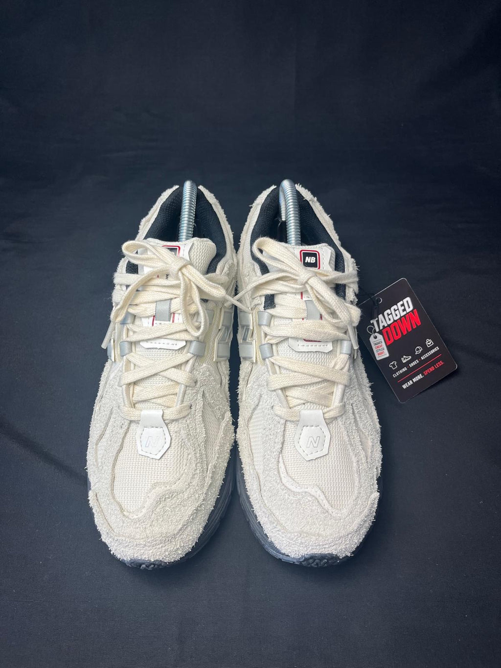 New Balance 1906D Trainers – Cream / Grey –