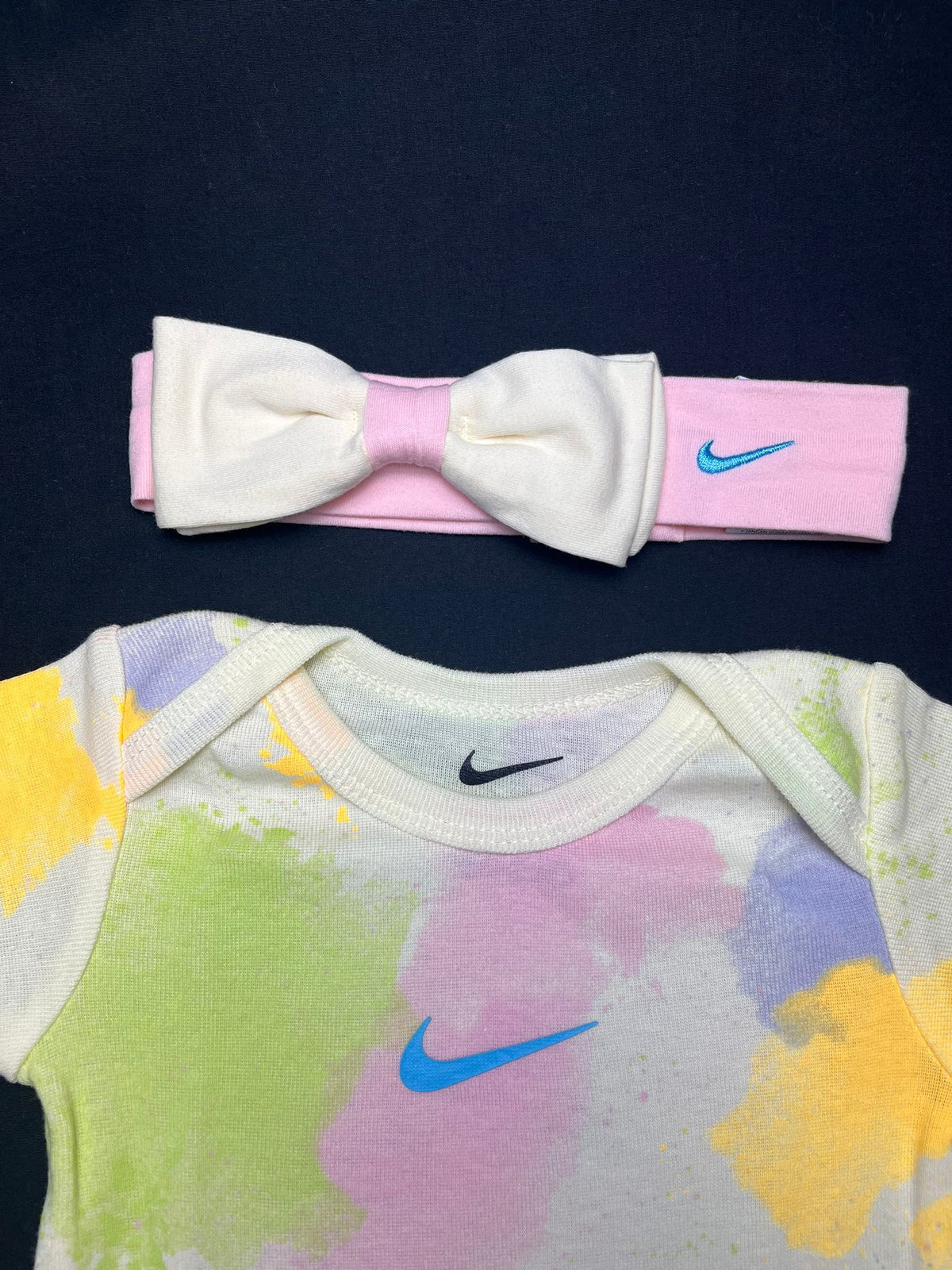 Nike Baby 3 Piece Paint Splash Gift Set Pink