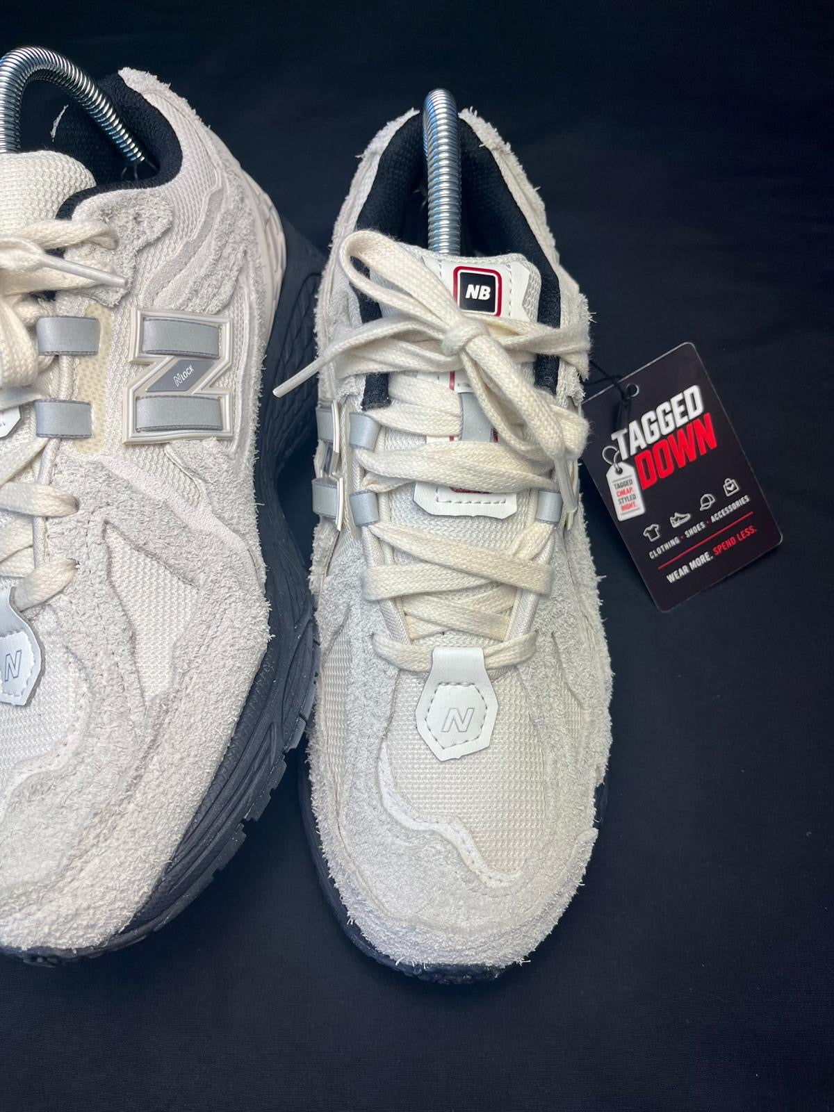 New Balance 1906D Trainers – Cream / Grey –