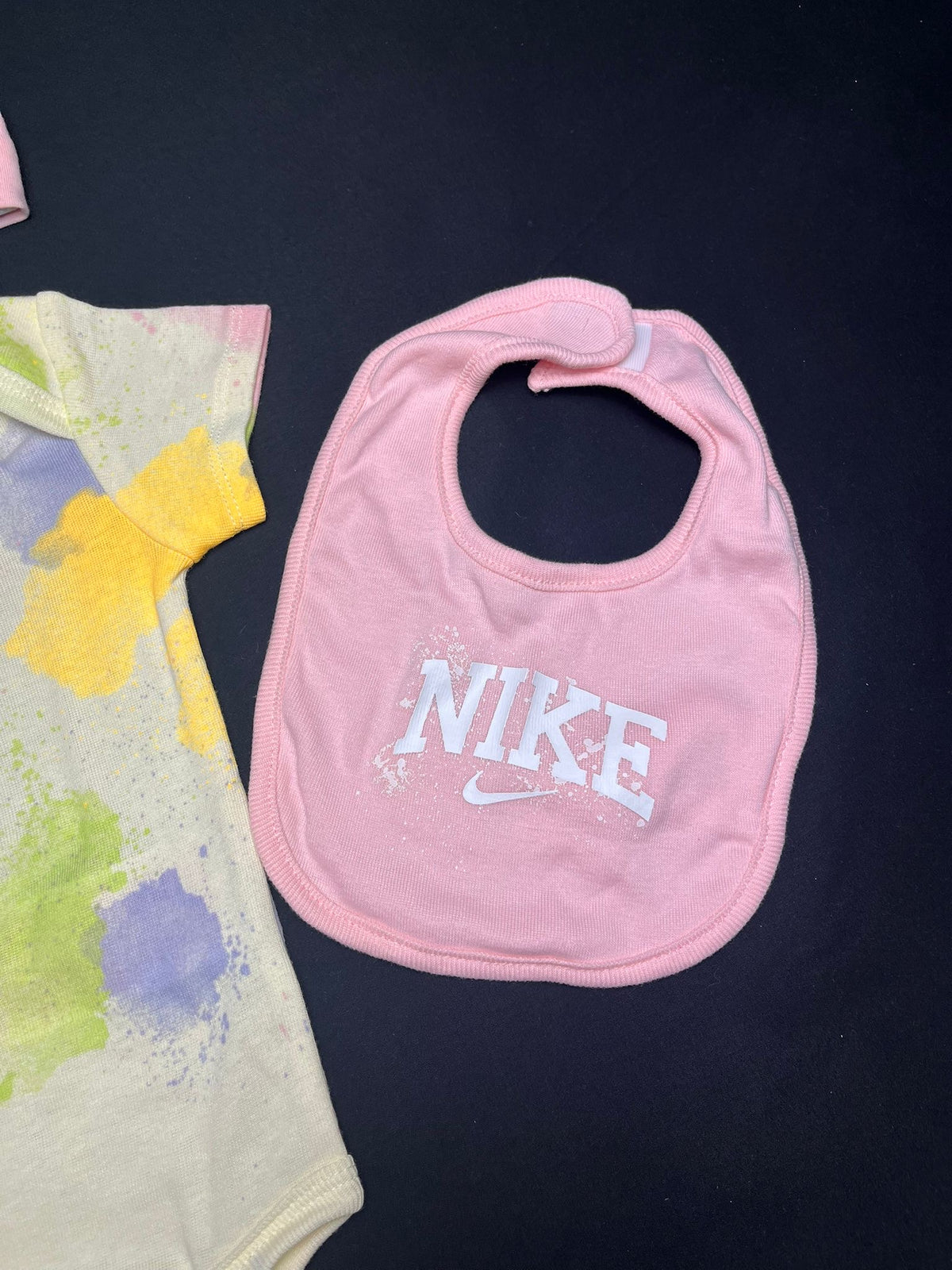 Nike Baby 3 Piece Paint Splash Gift Set Pink