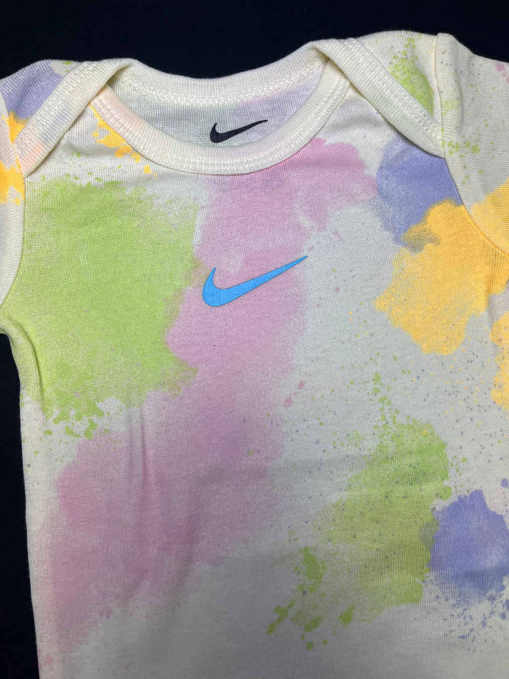 Nike Baby 3 Piece Paint Splash Gift Set Pink