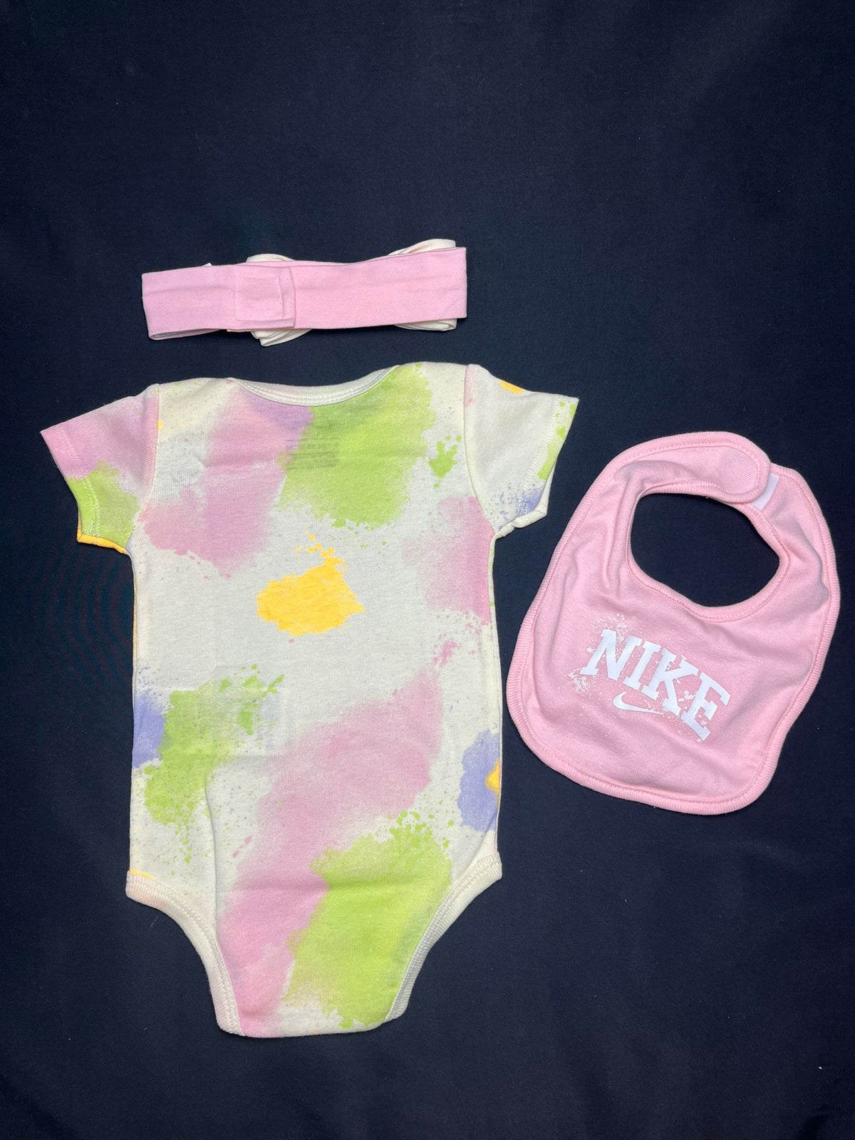 Nike Baby 3 Piece Paint Splash Gift Set Pink