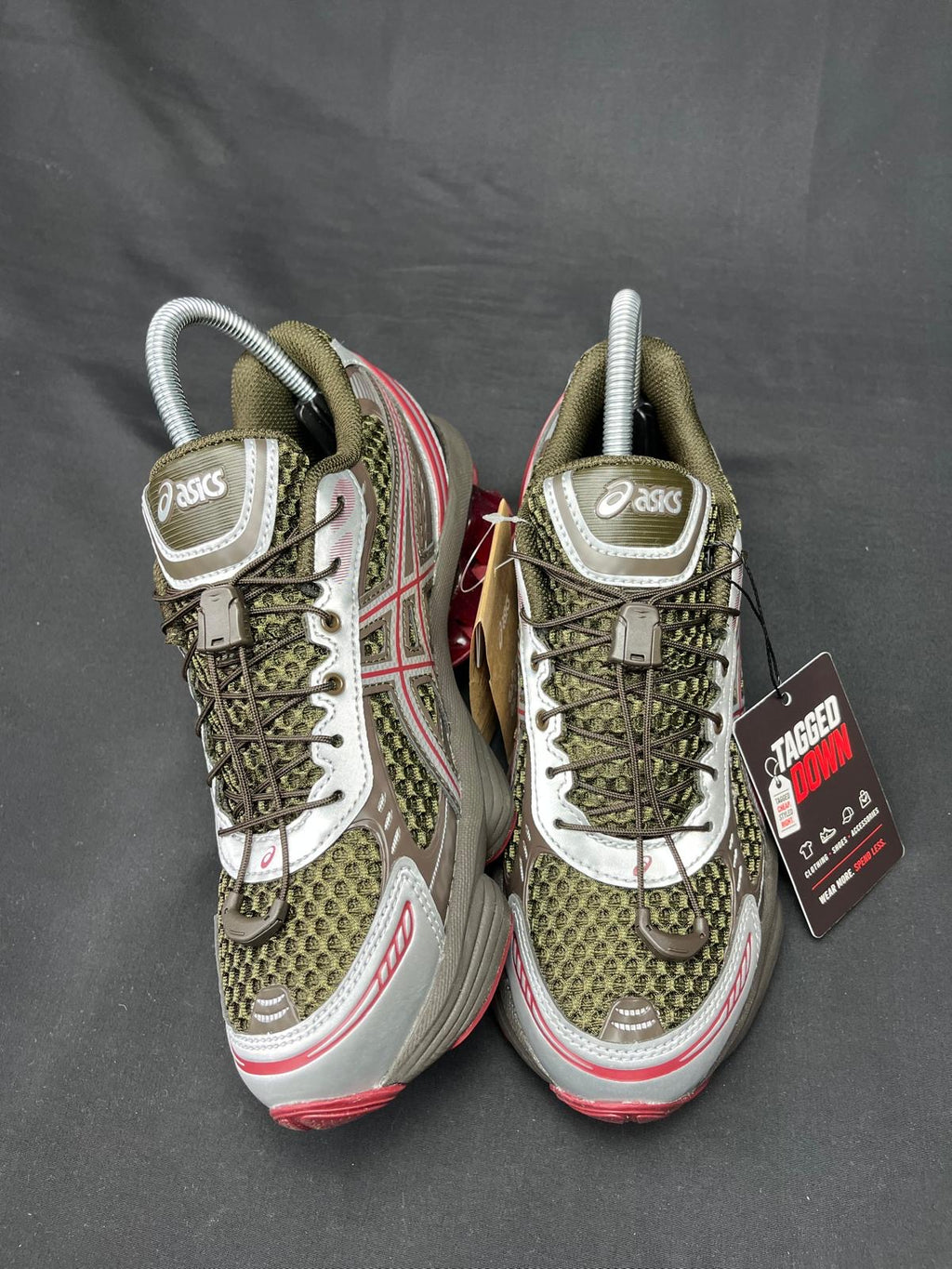 ASICS GEL-KINETIC Trainers – Khaki/Red