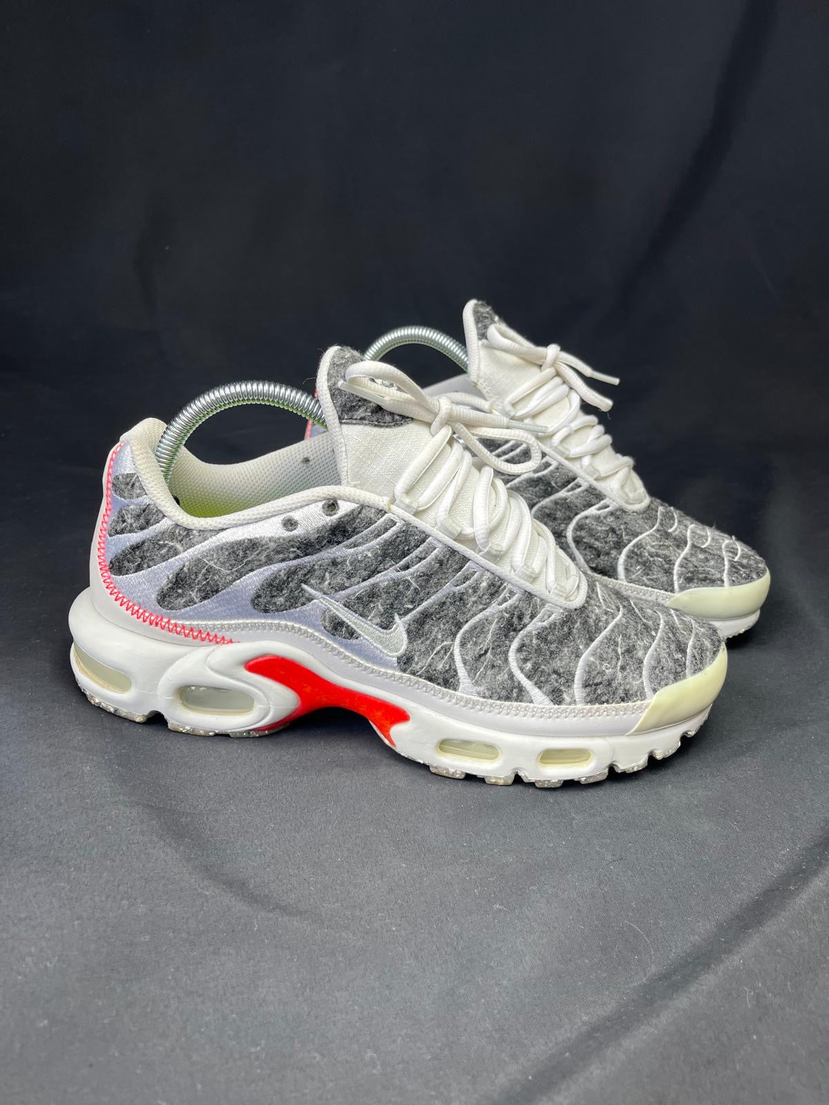 Nike Air Max Plus TN Grey White Red