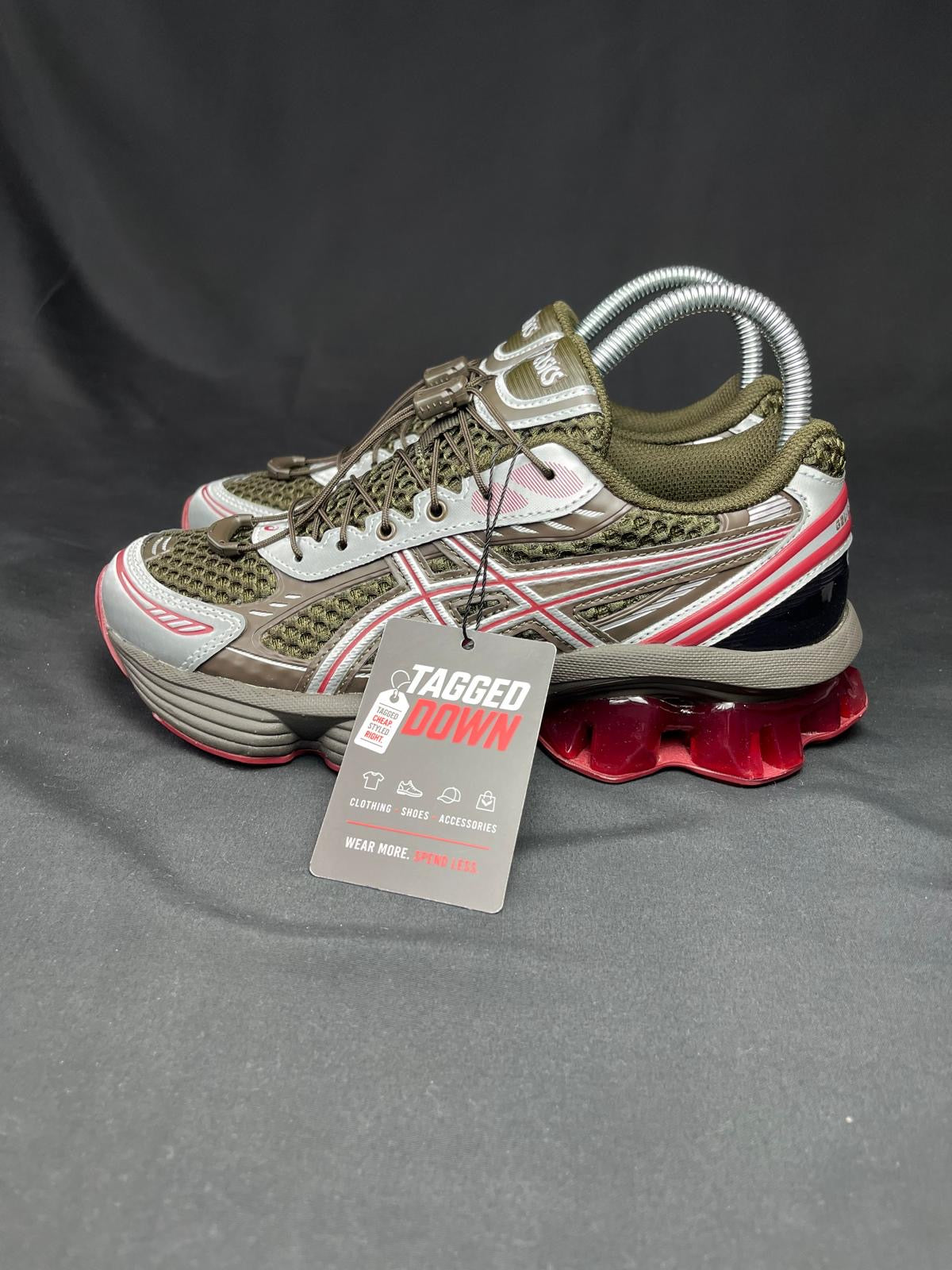 ASICS GEL-KINETIC Trainers – Khaki/Red