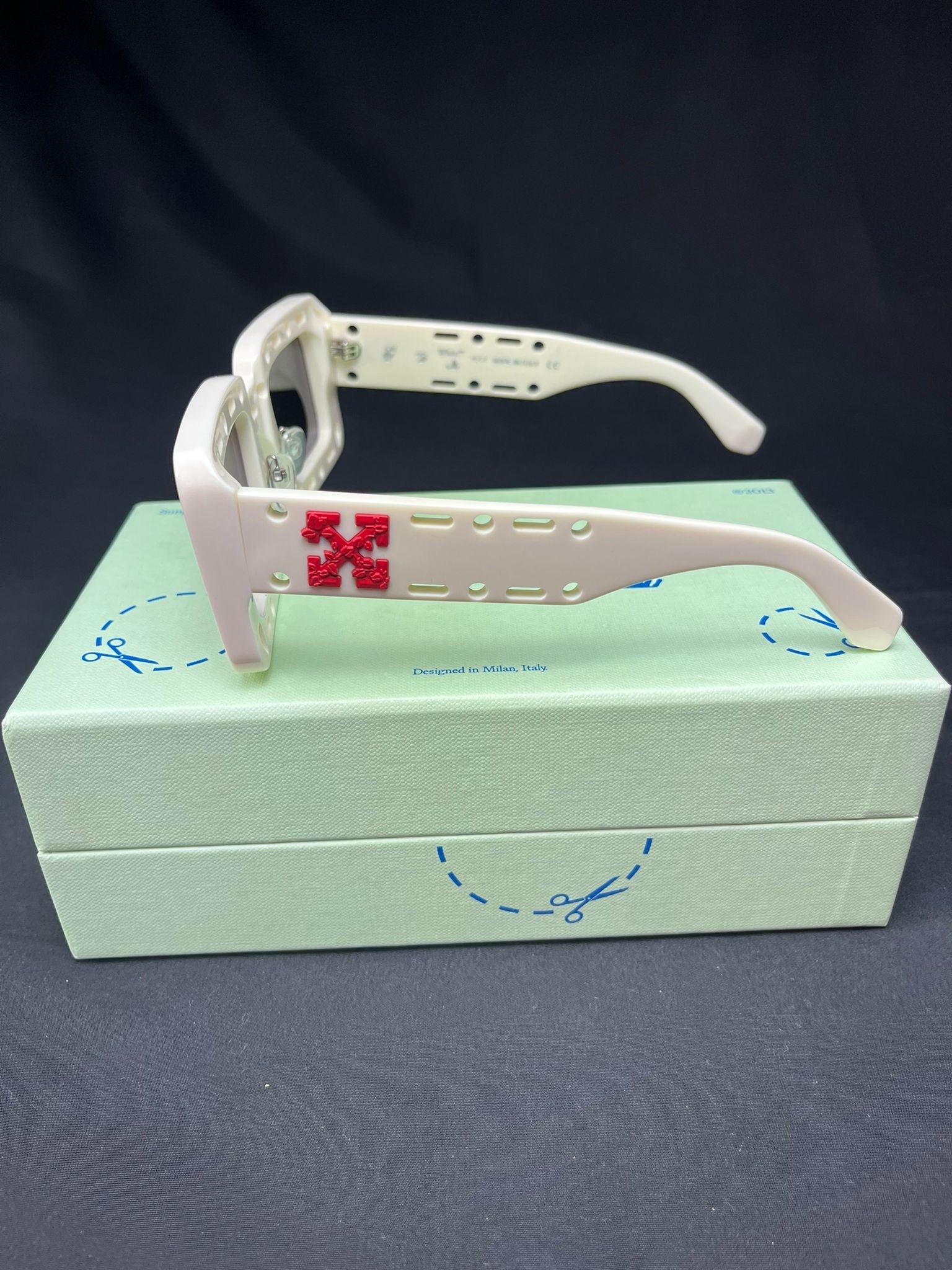 Off-White™ White Arrow Logo Sunglasses