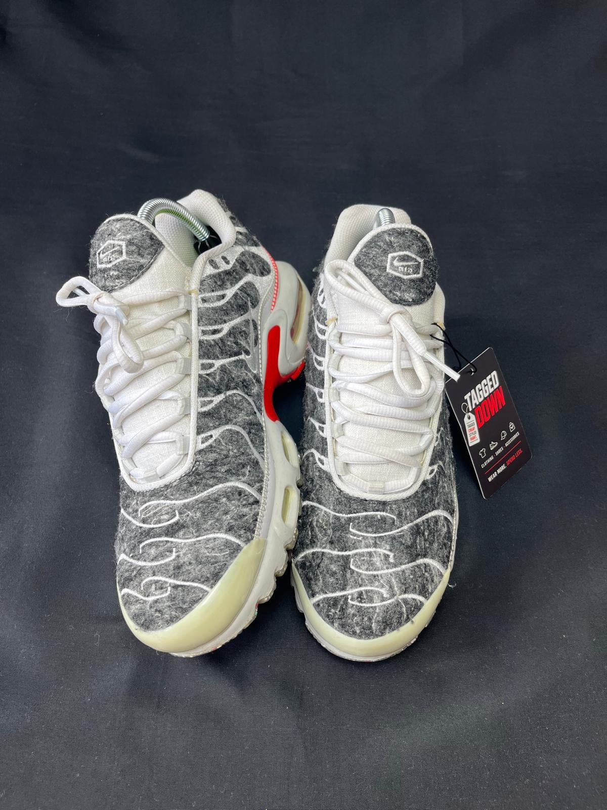 Nike Air Max Plus TN Grey White Red