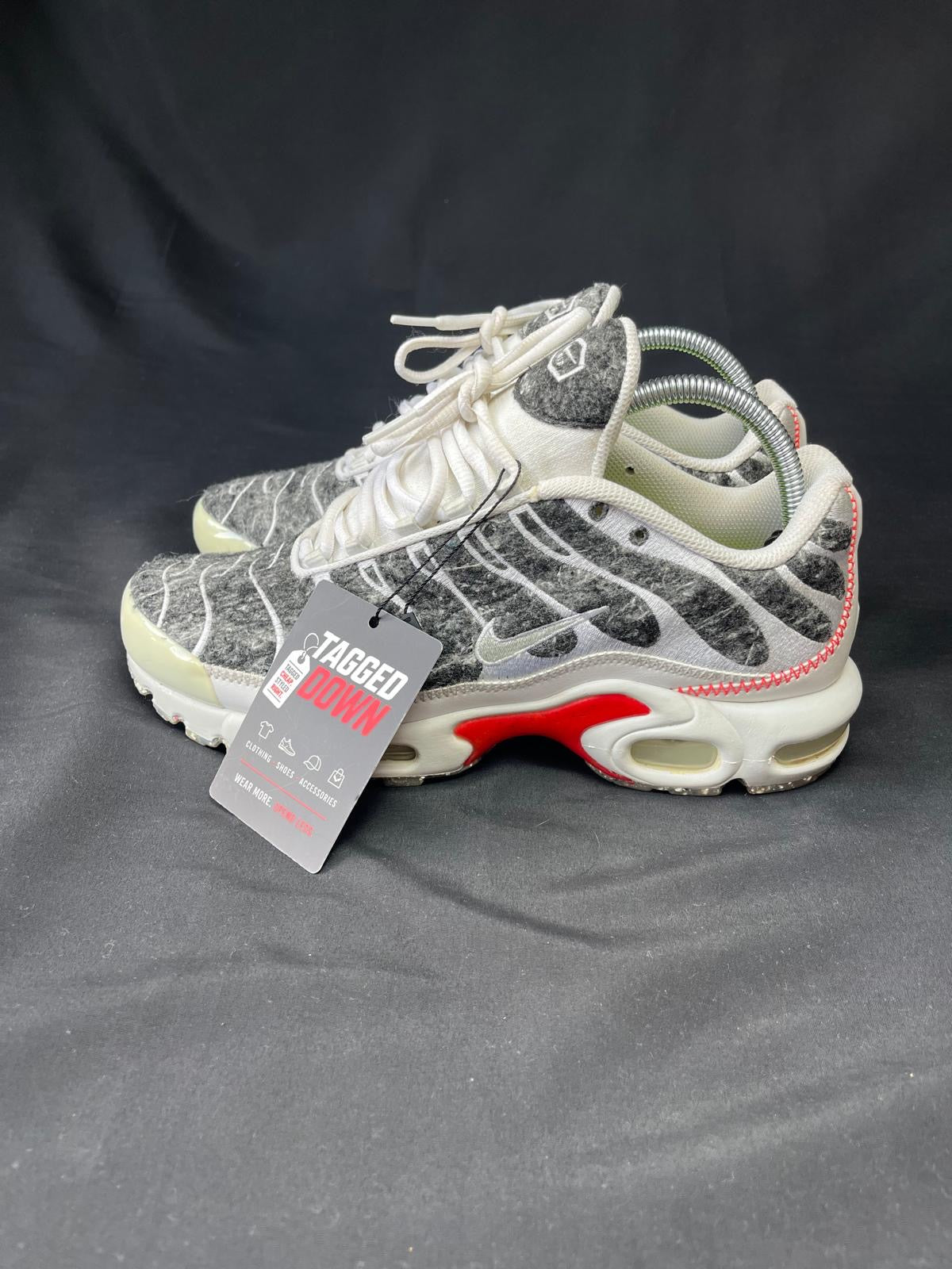 Nike Air Max Plus TN Grey White Red