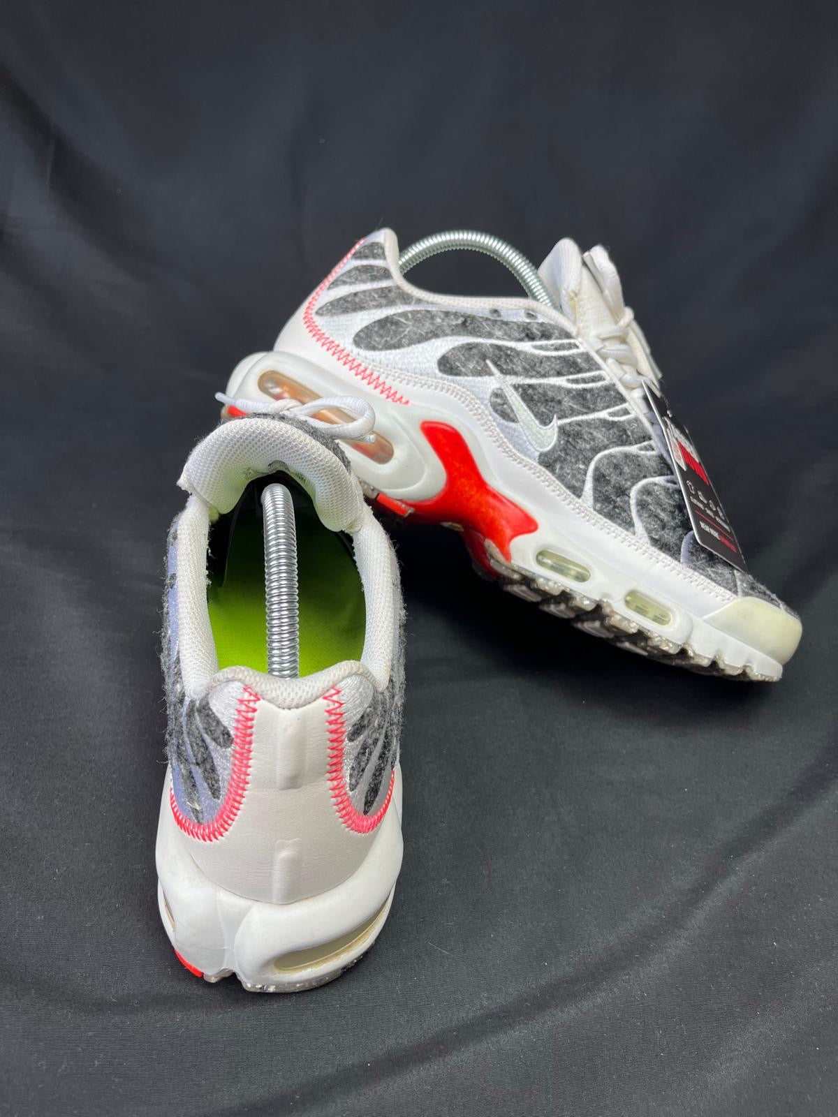 Nike Air Max Plus TN Grey White Red