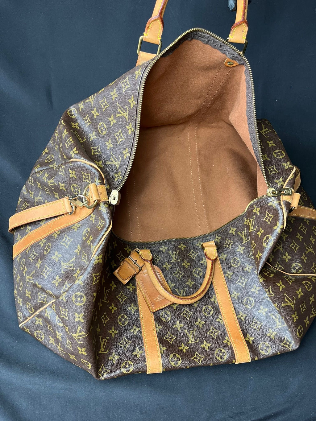 Louis Vuitton Keepall 60 Monogram Travel Bag